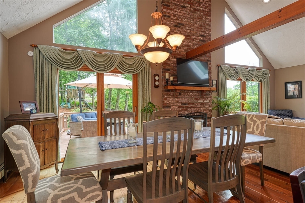 334 Mendon Street Upton, MA 01568 - Photo 6 of 41