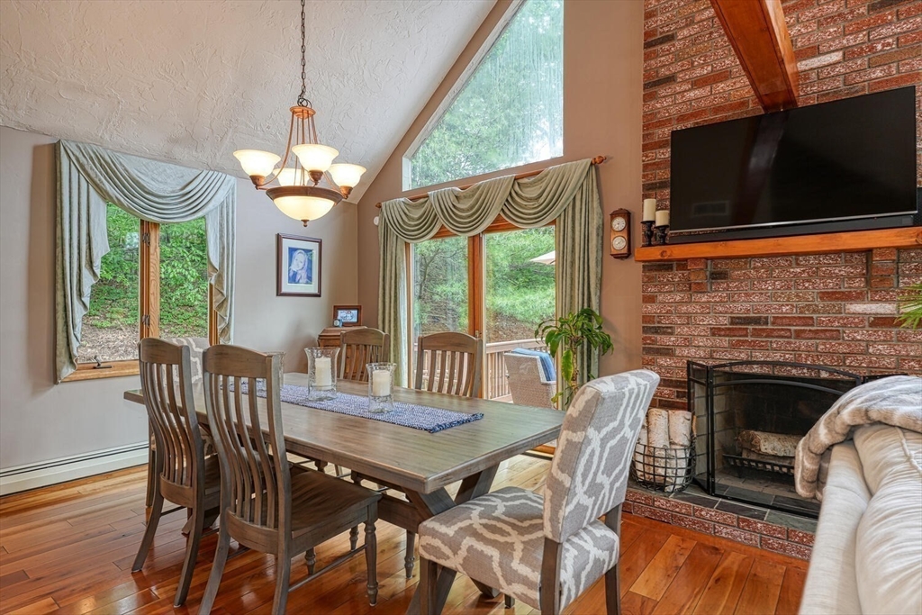 334 Mendon Street Upton, MA 01568 - Photo 7 of 41