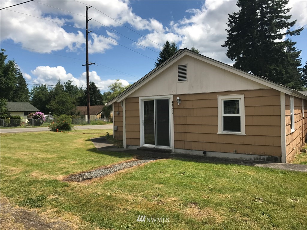 4786 Southeast Foss Road Port Orchard, WA 98366 - Photo 3 of 13 Gallery Image 3