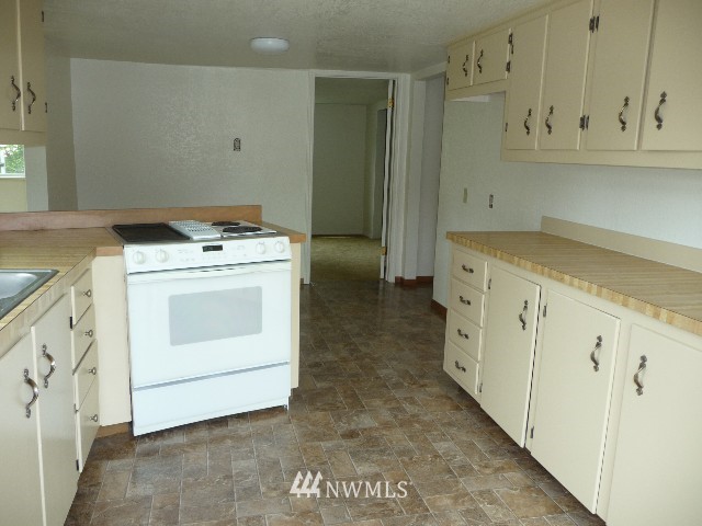 4786 Southeast Foss Road Port Orchard, WA 98366 - Photo 6 of 13 Gallery Image 6