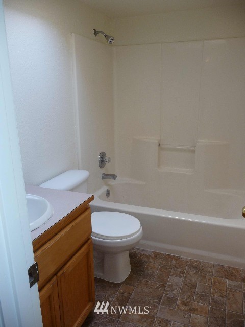4786 Southeast Foss Road Port Orchard, WA 98366 - Photo 7 of 13 Gallery Image 7