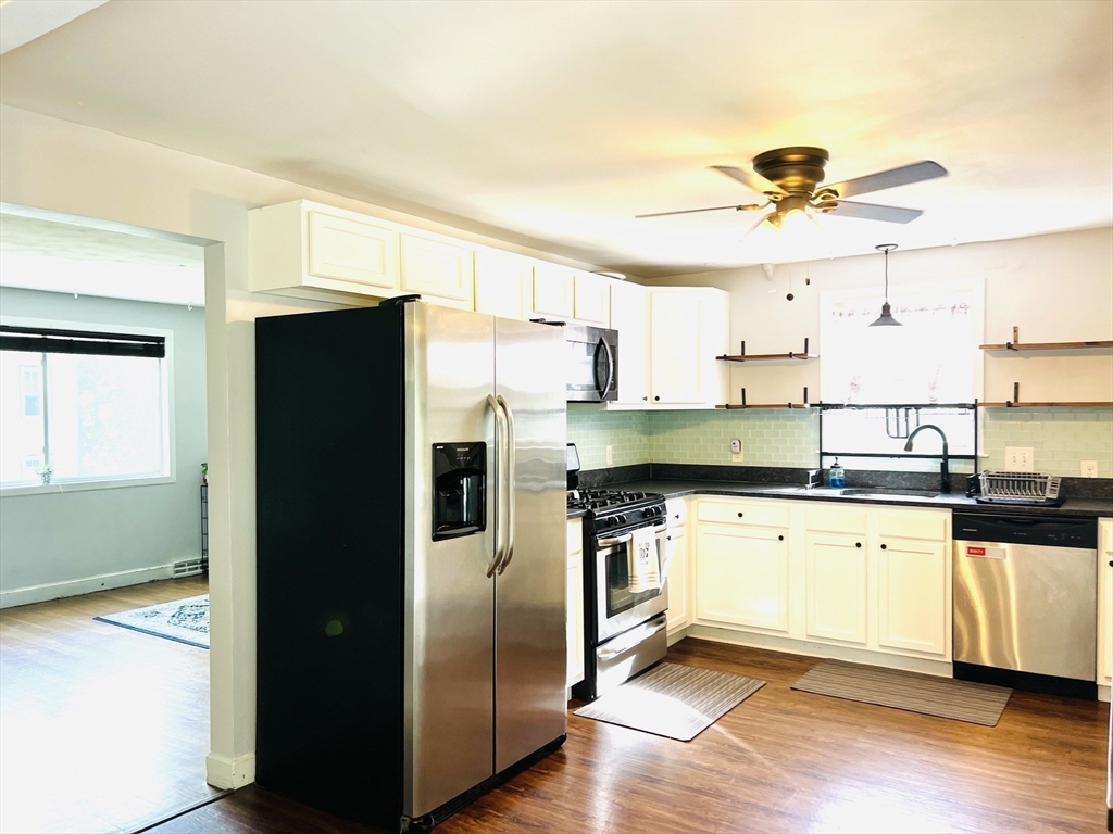 16 Ridge Avenue Lynn, MA 01905 - Photo 9 of 28