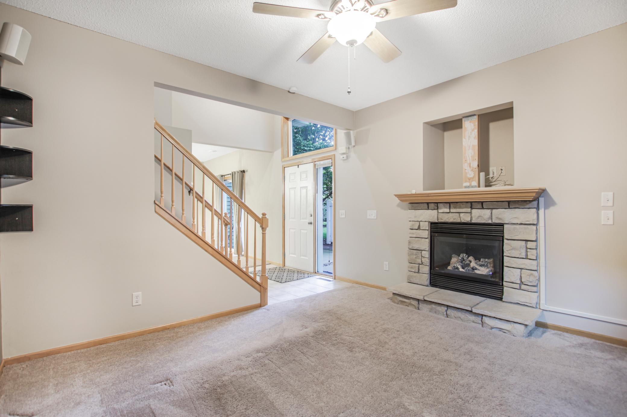 9138 Comstock Lane North Maple Grove, MN 55311 - Photo 4 of 40