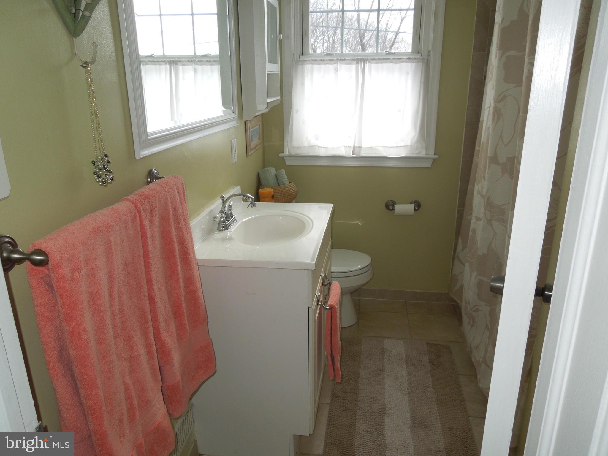 1807 Weyburn Road Baltimore, MD 21237 - Photo 14 of 29 Bath