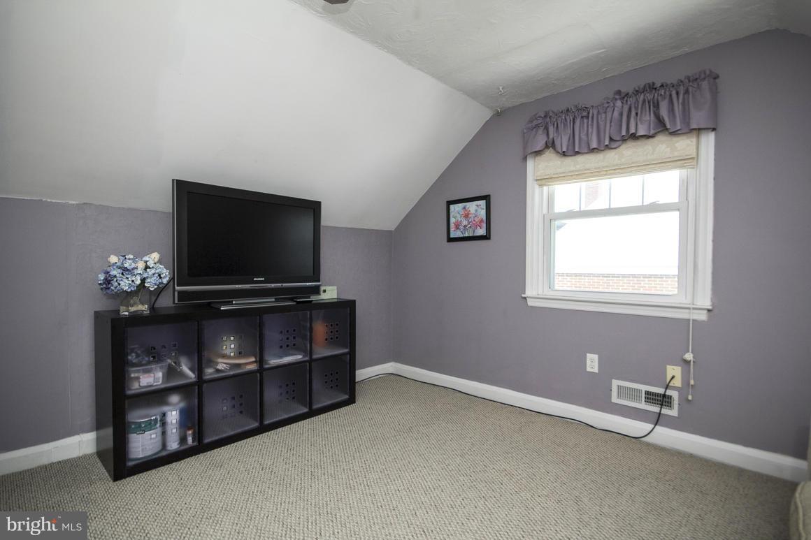 1807 Weyburn Road Baltimore, MD 21237 - Photo 17 of 29 Bedroom