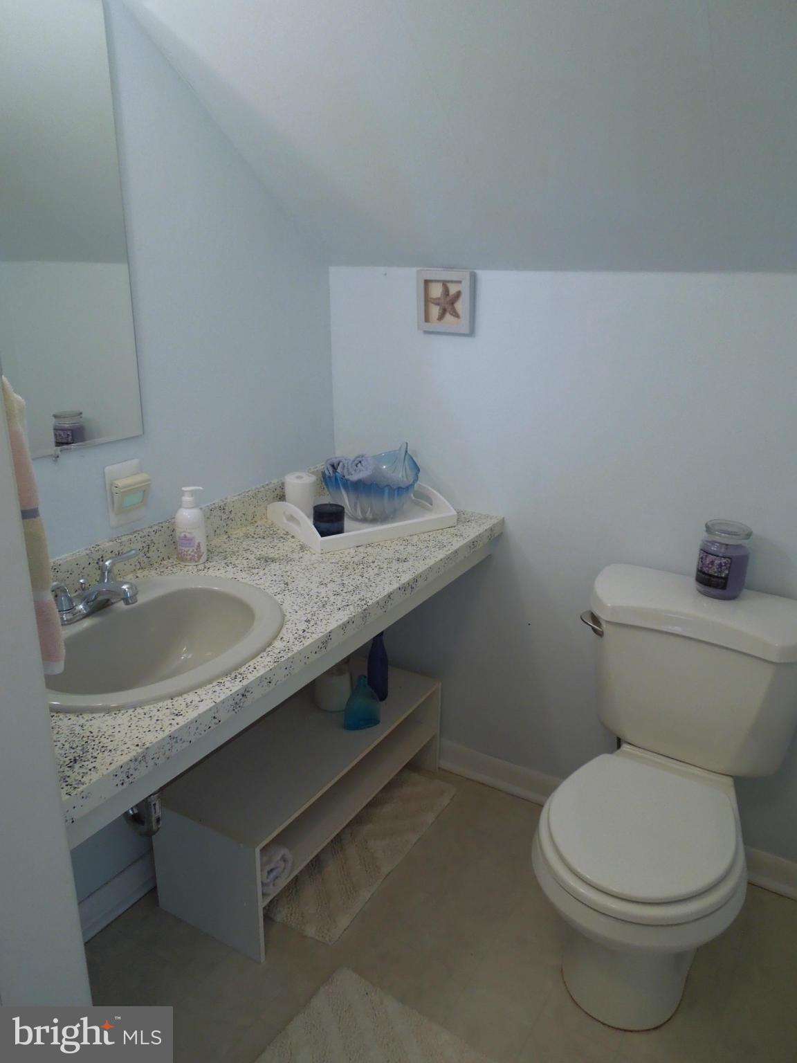 1807 Weyburn Road Baltimore, MD 21237 - Photo 18 of 29 Bath