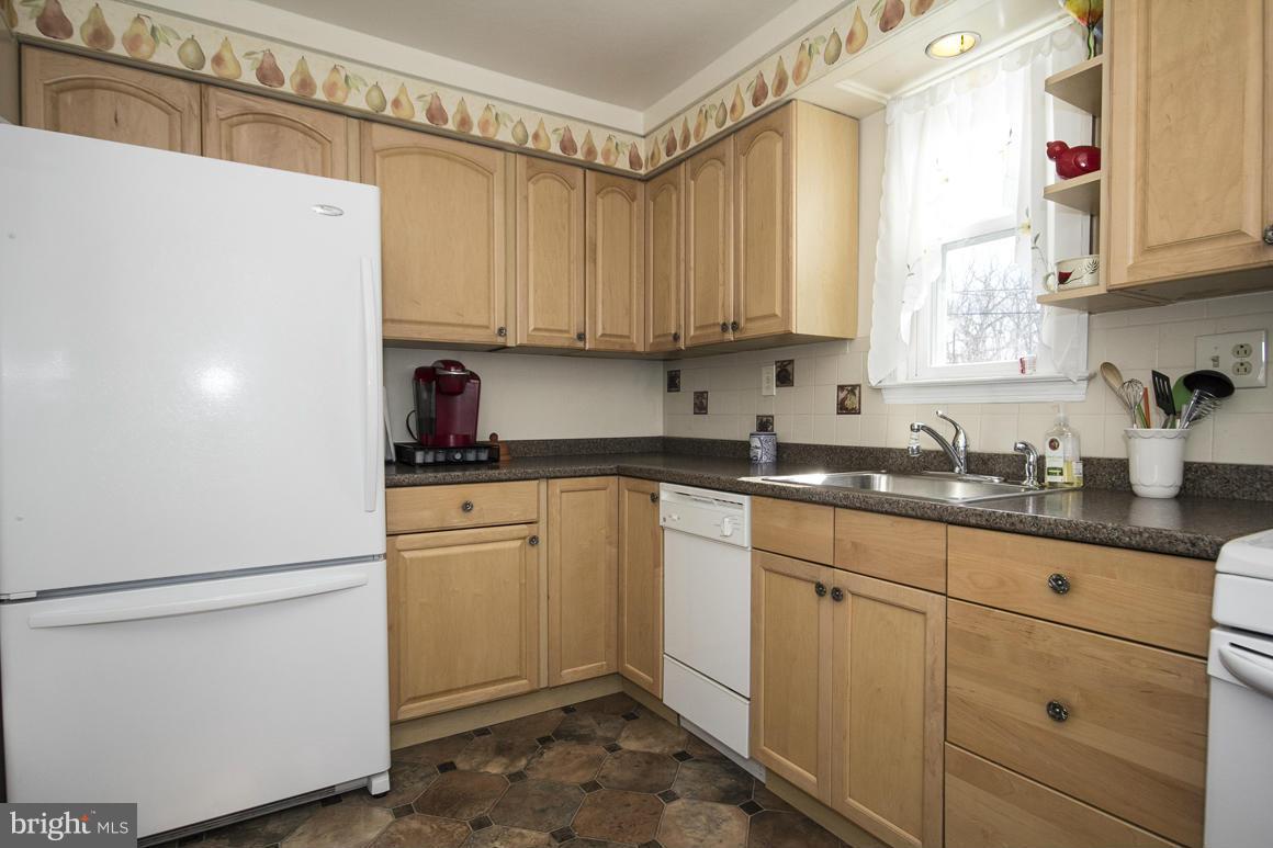 1807 Weyburn Road Baltimore, MD 21237 - Photo 8 of 29 Kitchen
