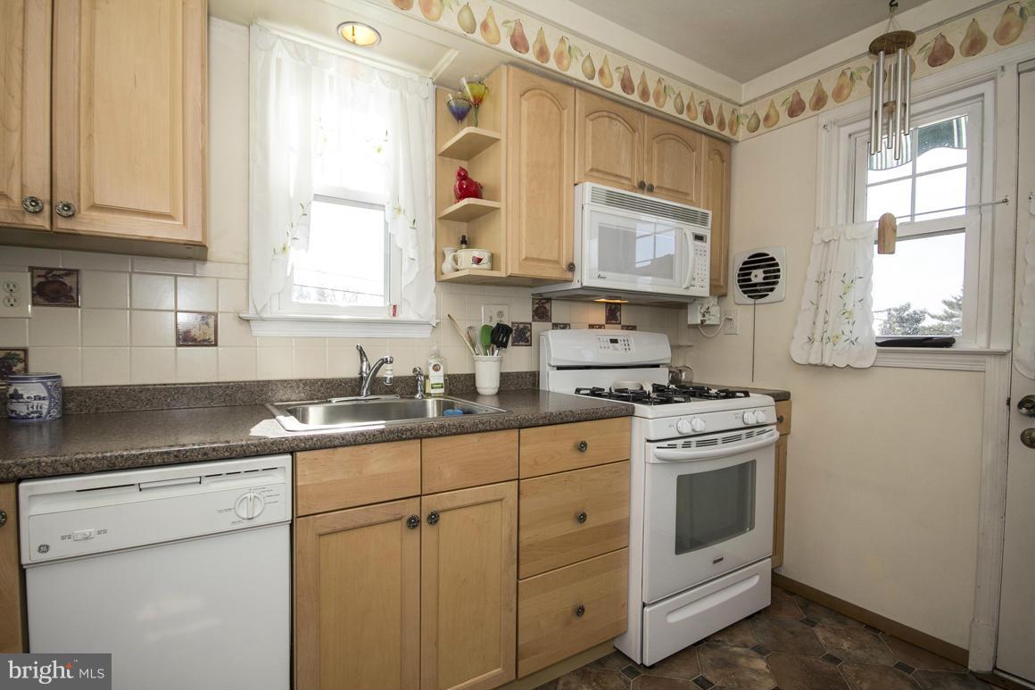 1807 Weyburn Road Baltimore, MD 21237 - Photo 9 of 29 Kitchen