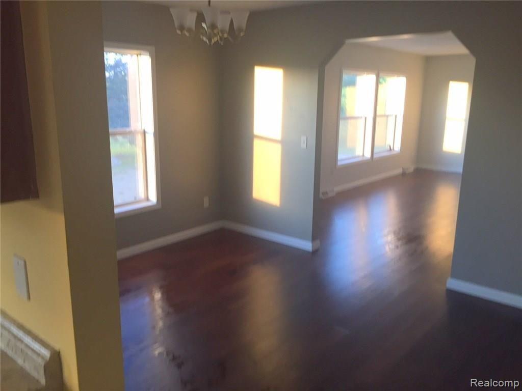 5757 Milett Road Fowlerville, MI 48836 - Photo 7 of 29 7.JPG
