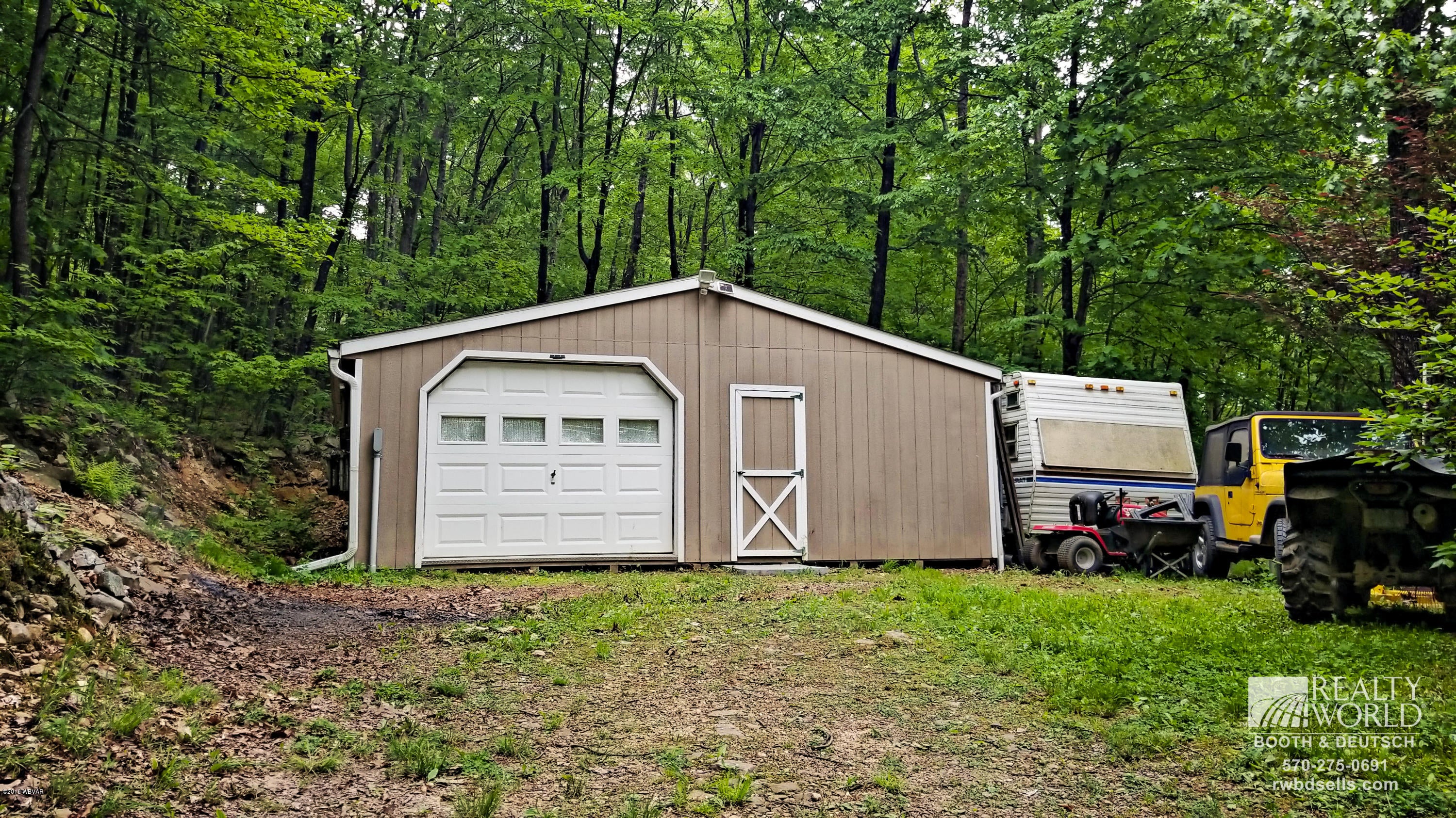 566 Mountain Road Montgomery, PA 17752 - Photo 12 of 32 13