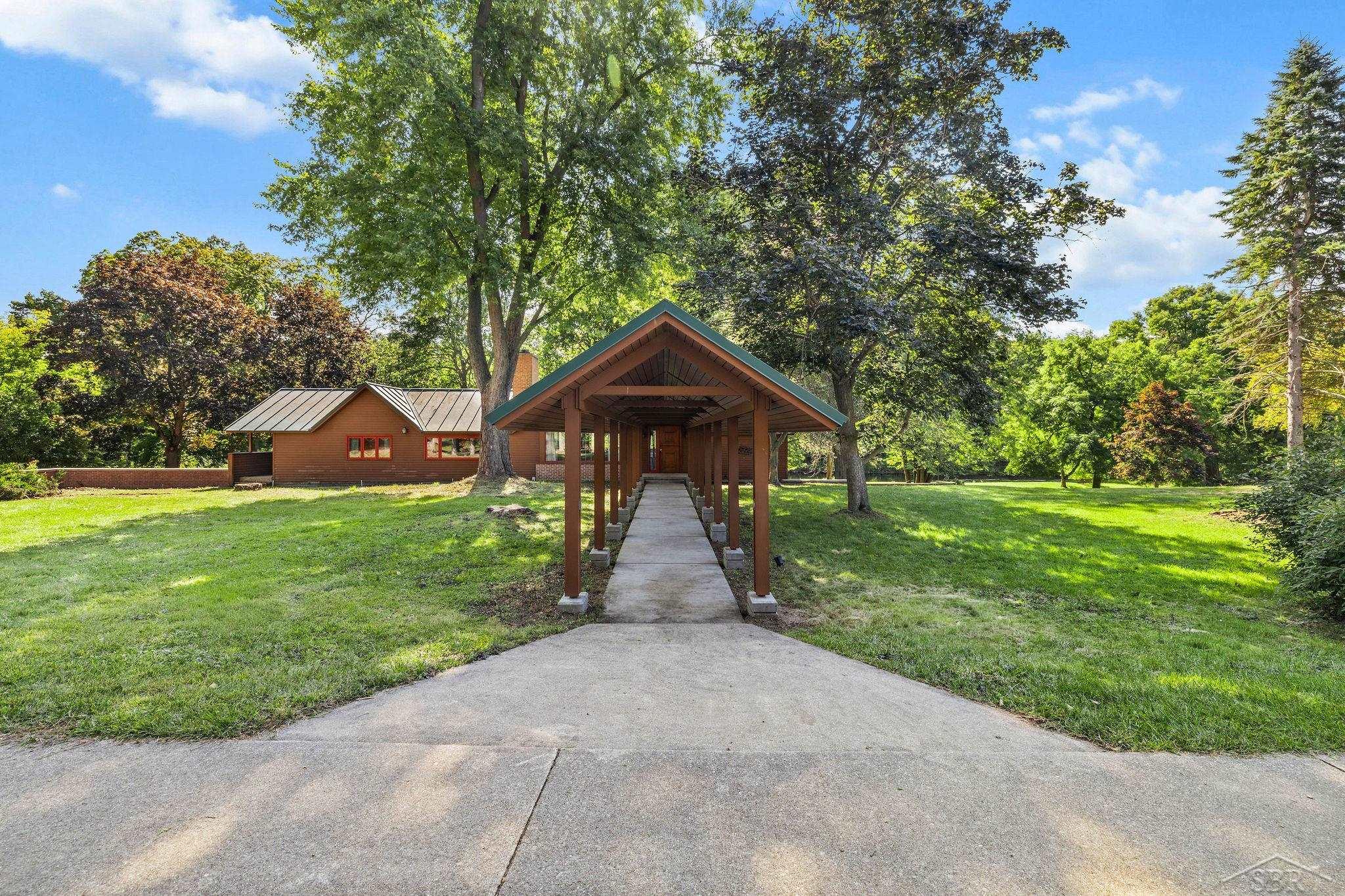456-458 East Chippewa River Road Midland, MI 48640 - Photo 2 of 92
