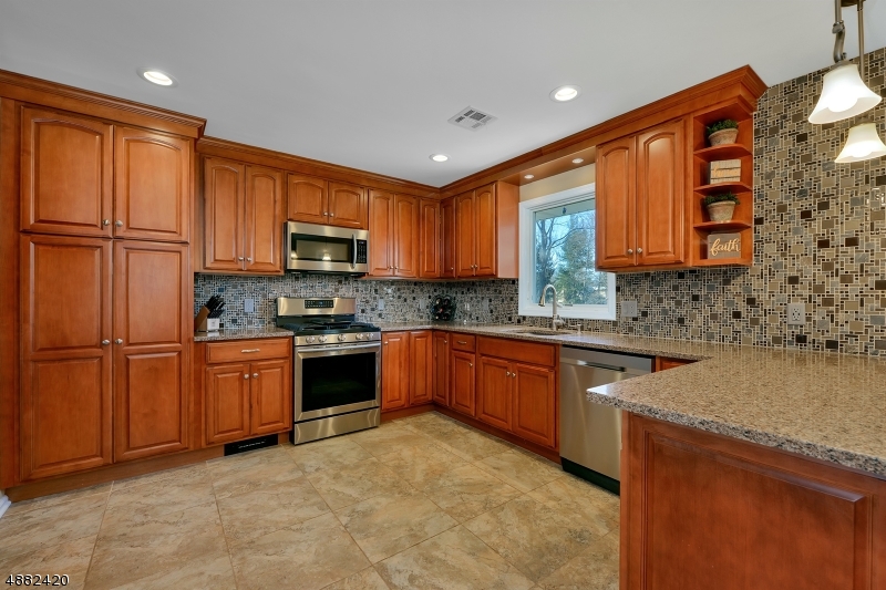 12 Studer Road Clinton, NJ 08809 - Photo 5 of 23 Gallery Image 5