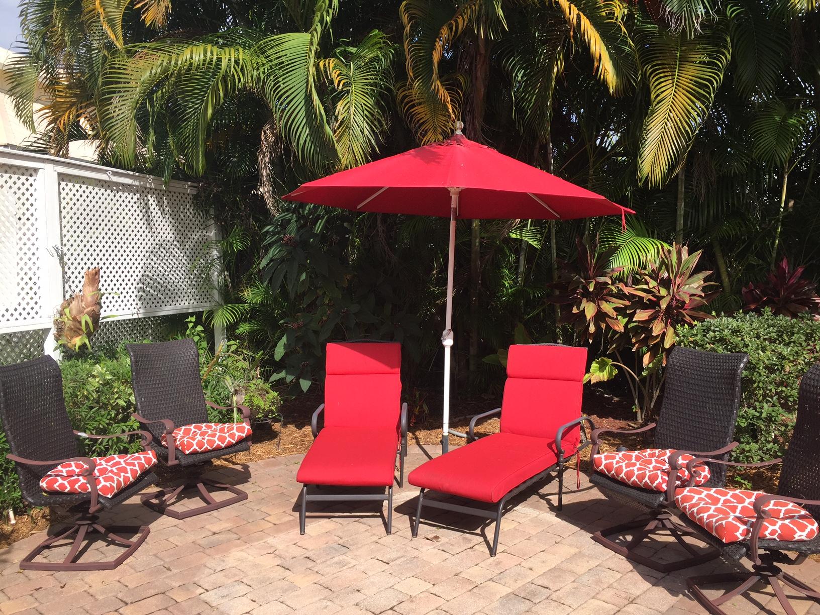 114 Faith Way Jupiter, FL 33458 - Photo 8 of 36 GARDEN SITTING AREA