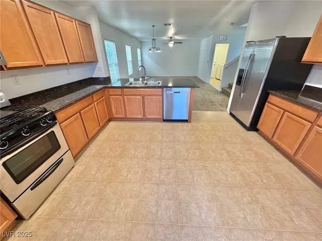 $2,175 | 2882 Culloden Avenue, Henderson, NV 89044