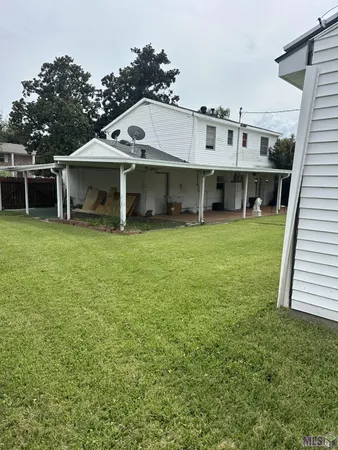 $215,000 | 440 Holy Cross Place, Kenner, LA 70065