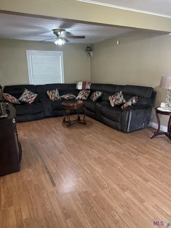 $215,000 | 440 Holy Cross Place, Kenner, LA 70065