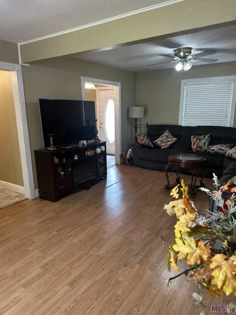 $215,000 | 440 Holy Cross Place, Kenner, LA 70065