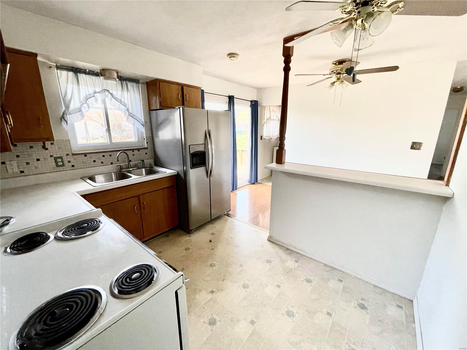 2811 Sunset Drive Granite City, IL 62040 - Photo 5 of 16