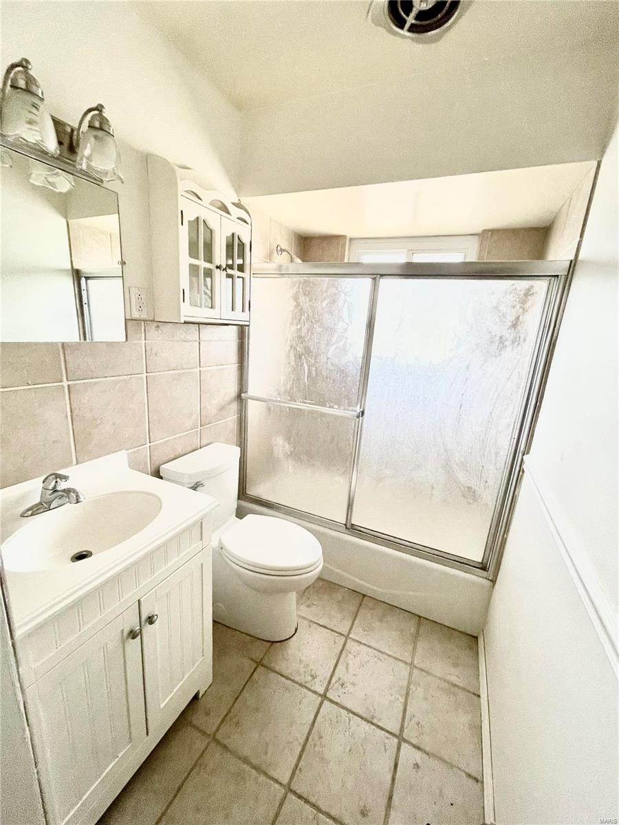 2811 Sunset Drive Granite City, IL 62040 - Photo 9 of 16