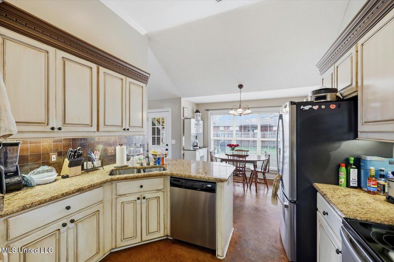 608 Summer Place Flowood, MS 39232 - Photo 11 of 29 11-608 Summer Pl _ Home Tours MS