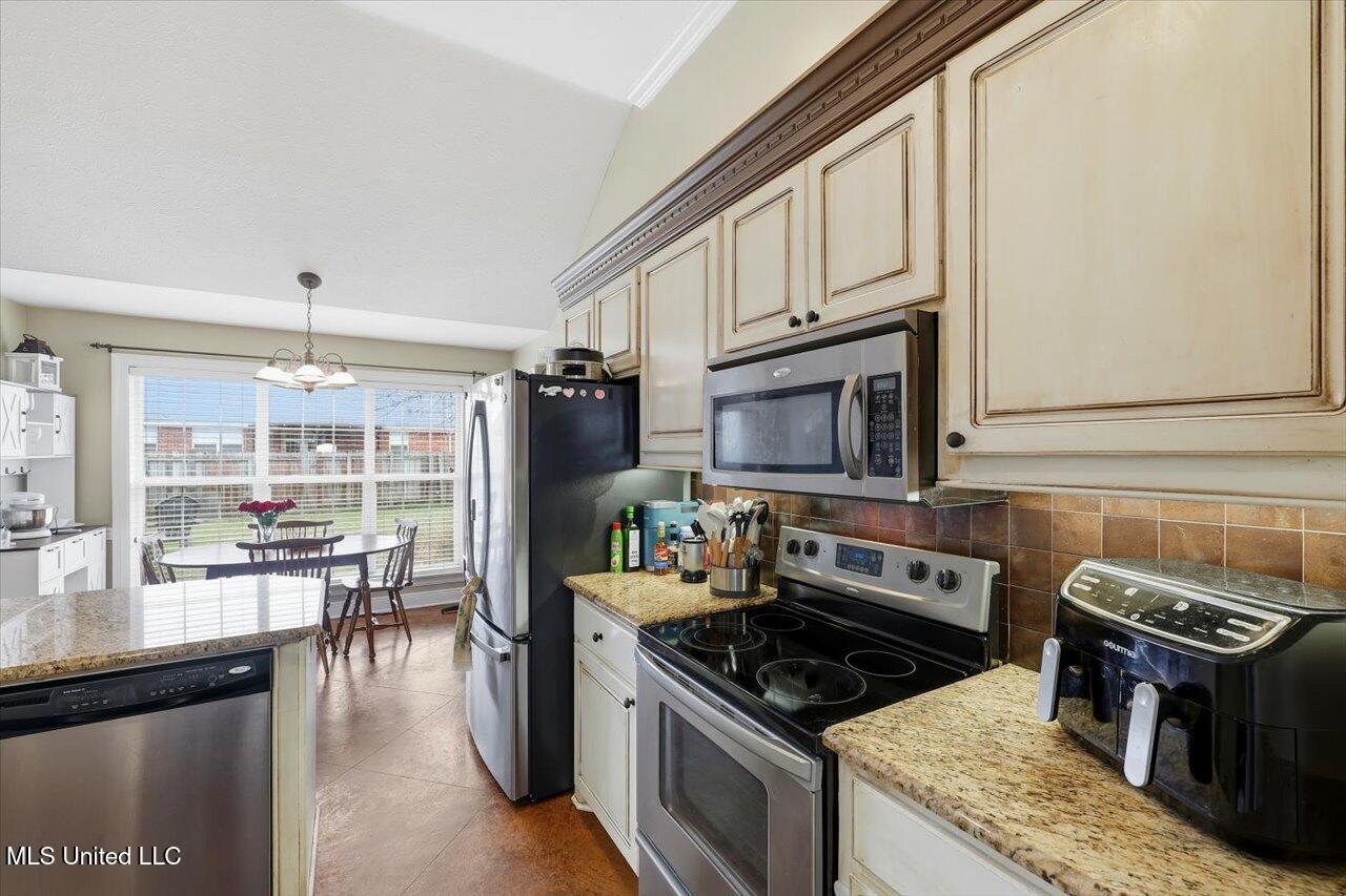 608 Summer Place Flowood, MS 39232 - Photo 12 of 29 12-608 Summer Pl _ Home Tours MS