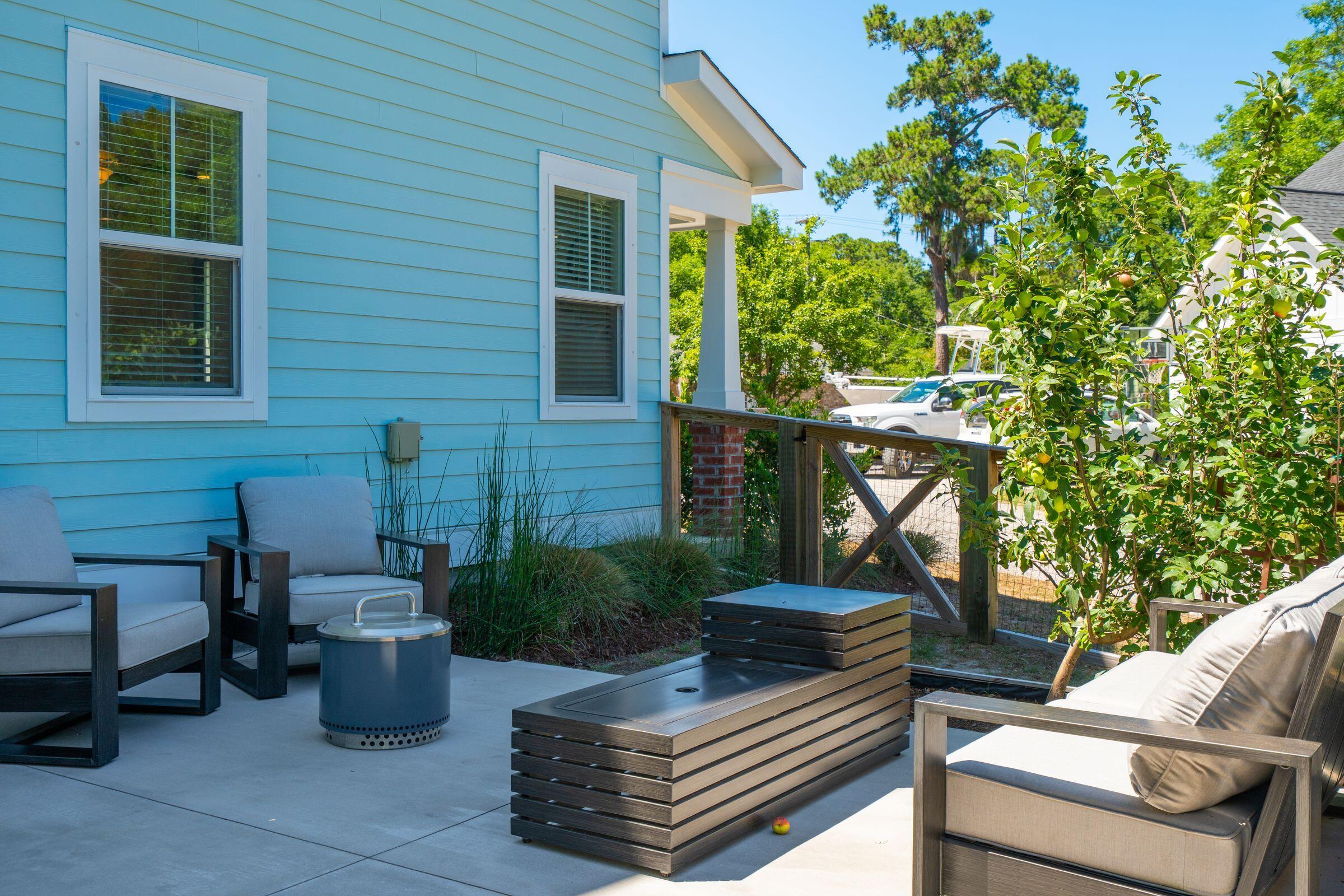 485 Fort Johnson Road Charleston, SC 29412 - Photo 40 of 79 Back Patio
