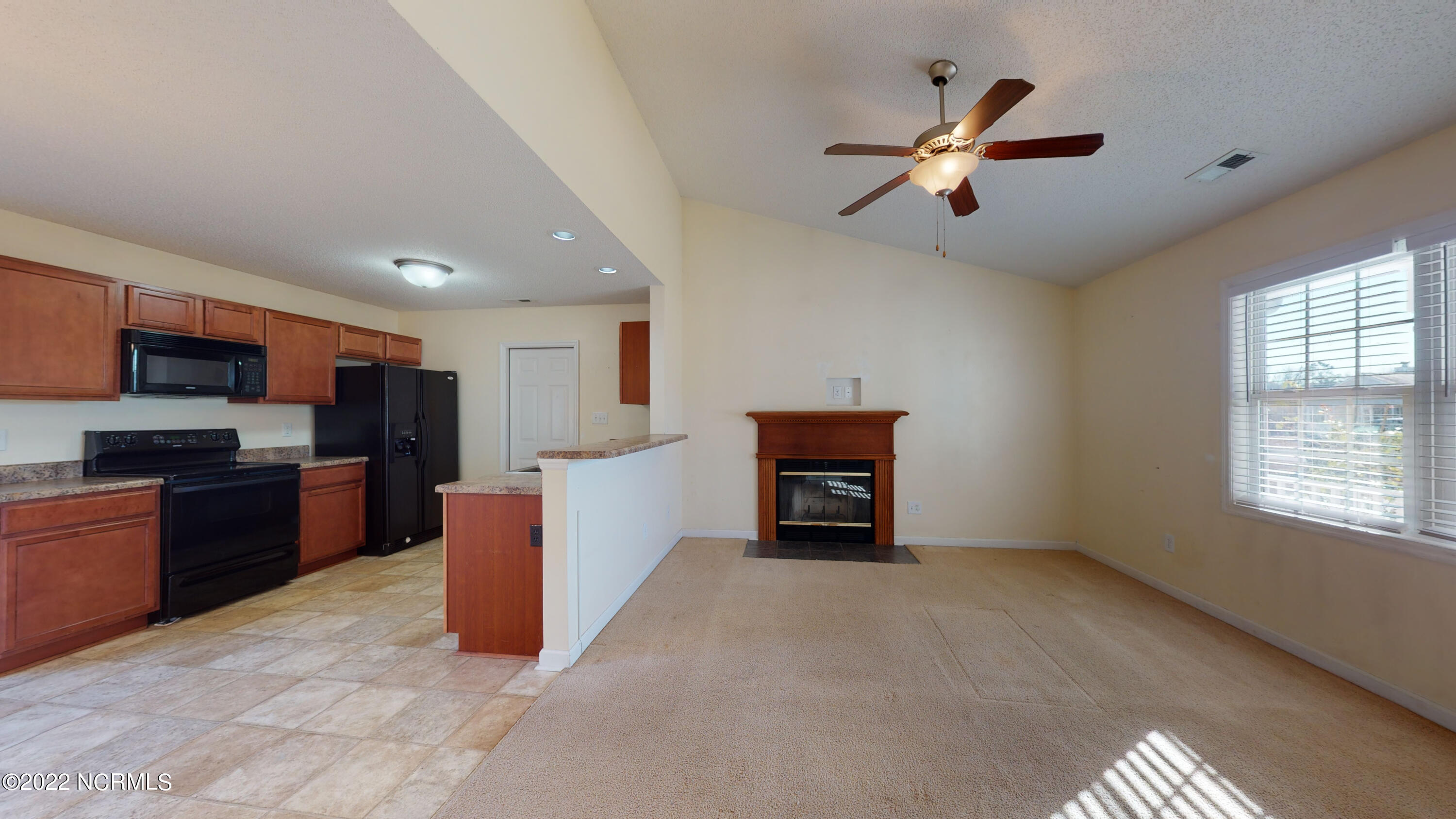 401 Shale Road Hubert, NC 28539 - Photo 4 of 23 401-Shale-Dr-01112022_134816