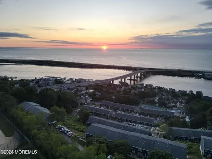 a view of a lake in middle of the house
