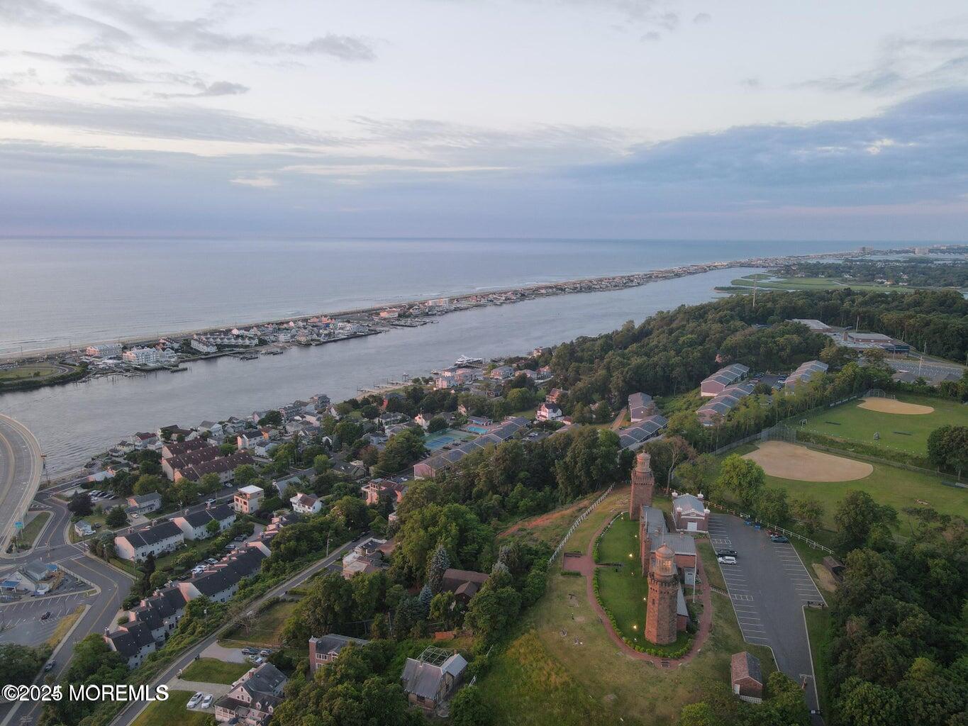 200 Portland Road, Unit E4 Highlands, NJ 07732 - Photo 35 of 37 an aerial view of a city