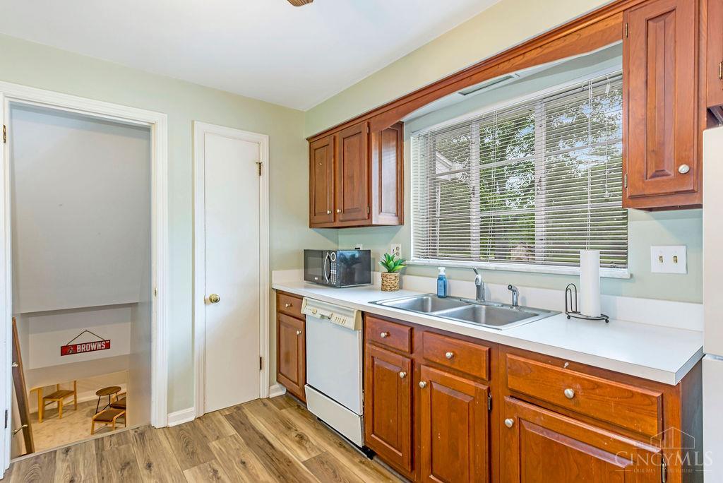 792 Asbury Road Cincinnati, OH 45255 - Photo 12 of 36