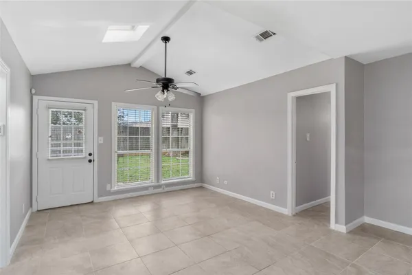 $1,600 | 1110 Woods Drive, Liberty, TX 77575