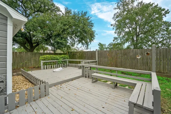 $1,600 | 1110 Woods Drive, Liberty, TX 77575