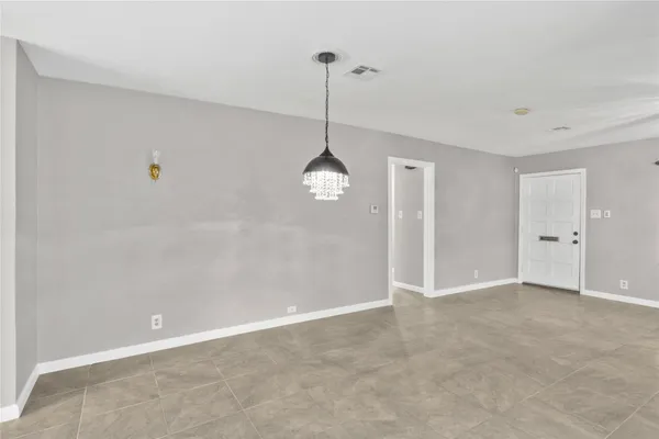 $1,600 | 1110 Woods Drive, Liberty, TX 77575