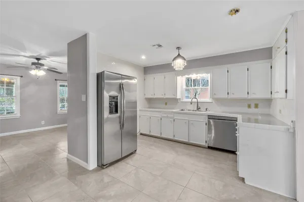 $1,600 | 1110 Woods Drive, Liberty, TX 77575