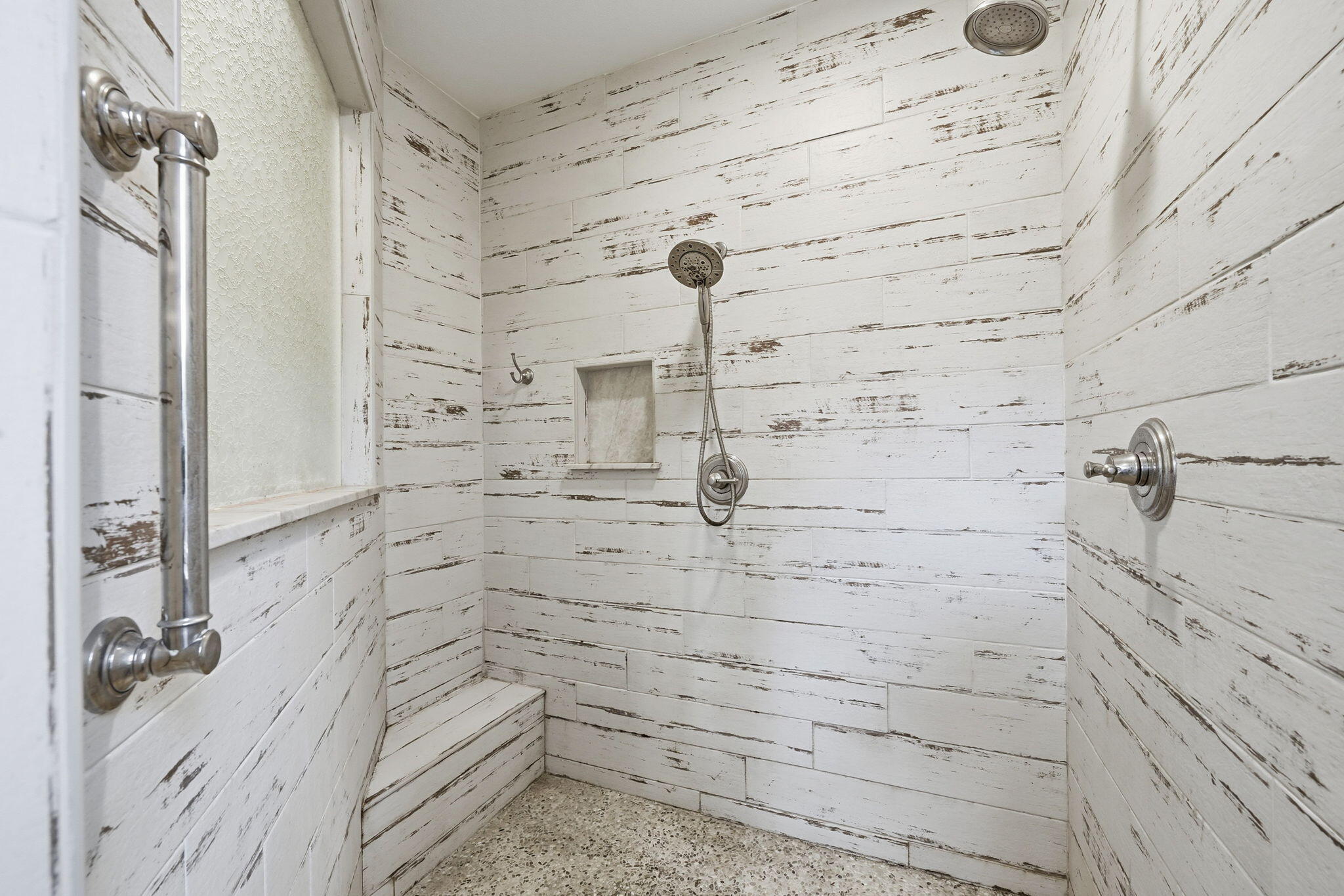 13482 Tierra Heights Road Redding, CA 96003 - Photo 21 of 41 a bathroom with shower