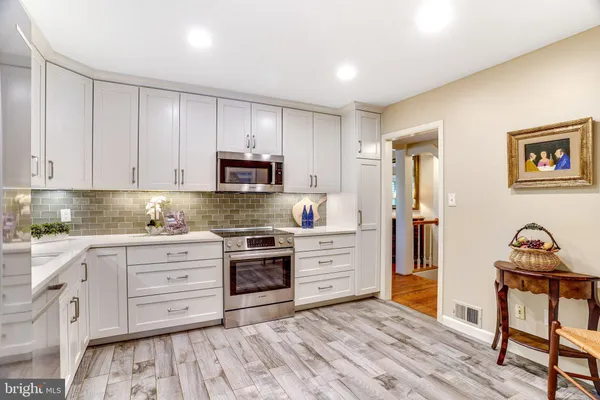 $1,025,000 | 6724 Melrose Drive, McLean, VA 22101