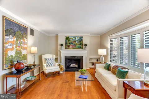$1,025,000 | 6724 Melrose Drive, McLean, VA 22101