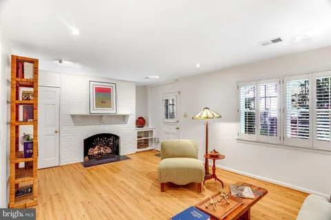 $1,025,000 | 6724 Melrose Drive, McLean, VA 22101