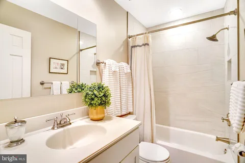 $1,025,000 | 6724 Melrose Drive, McLean, VA 22101