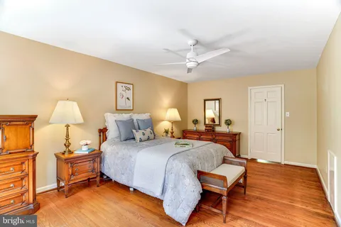 $1,025,000 | 6724 Melrose Drive, McLean, VA 22101