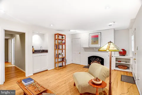 $1,025,000 | 6724 Melrose Drive, McLean, VA 22101