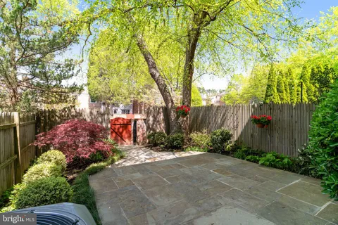 $1,025,000 | 6724 Melrose Drive, McLean, VA 22101