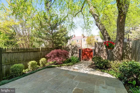 $1,025,000 | 6724 Melrose Drive, McLean, VA 22101