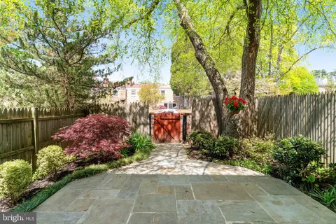 $1,025,000 | 6724 Melrose Drive, McLean, VA 22101