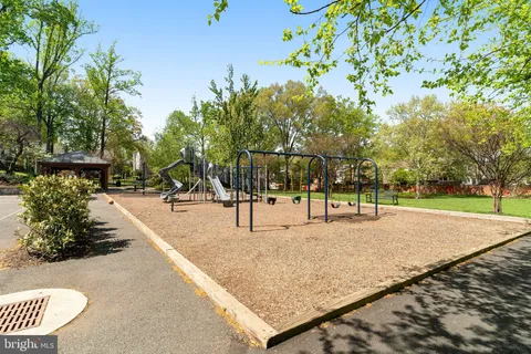 $1,025,000 | 6724 Melrose Drive, McLean, VA 22101