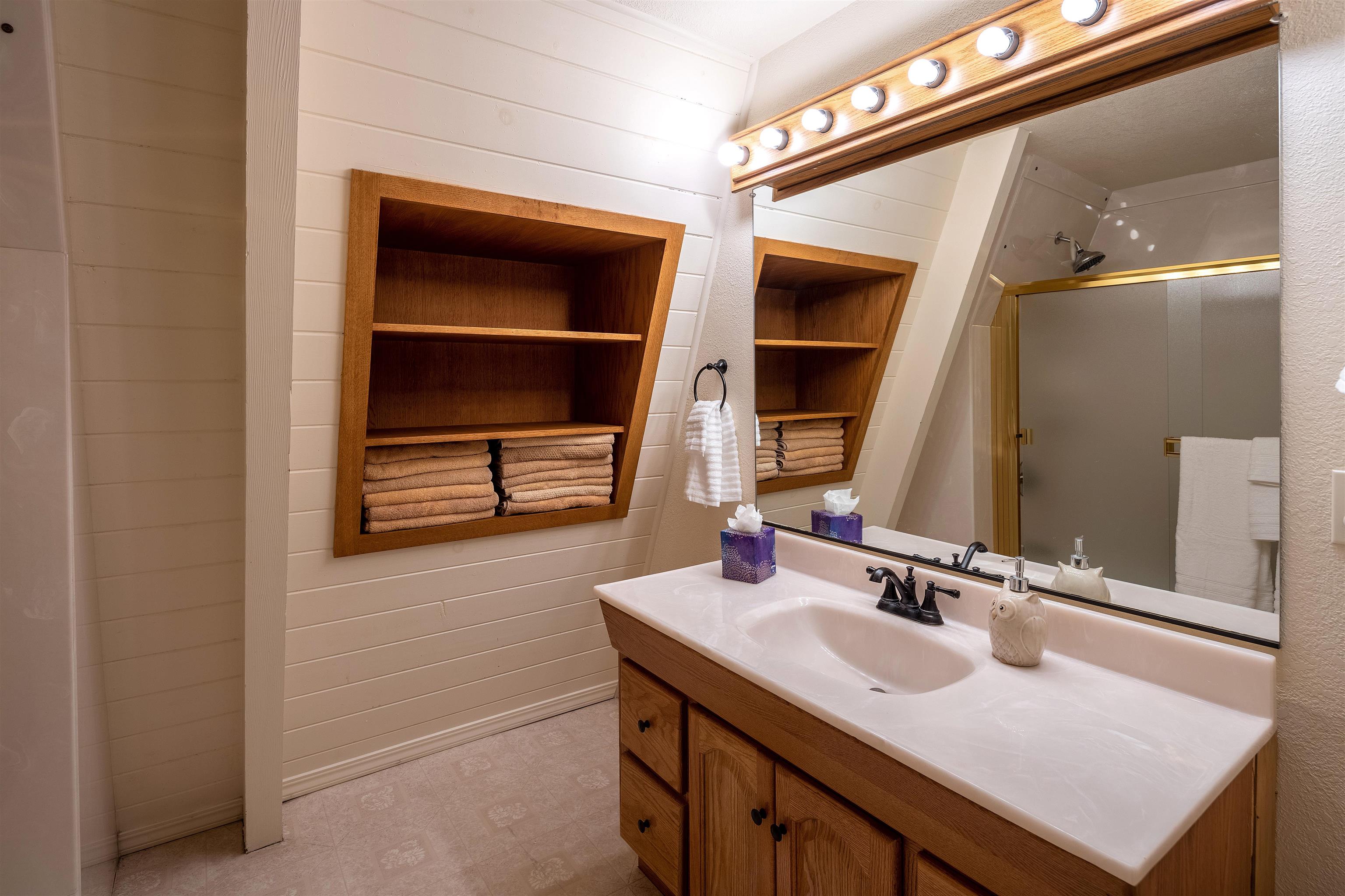 14338 Tyrol Road Truckee, CA 96161 - Photo 12 of 21 Gallery Image 12