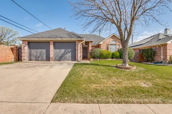 $249,900 | 801 Lowe Drive, Cedar Hill, TX 75104