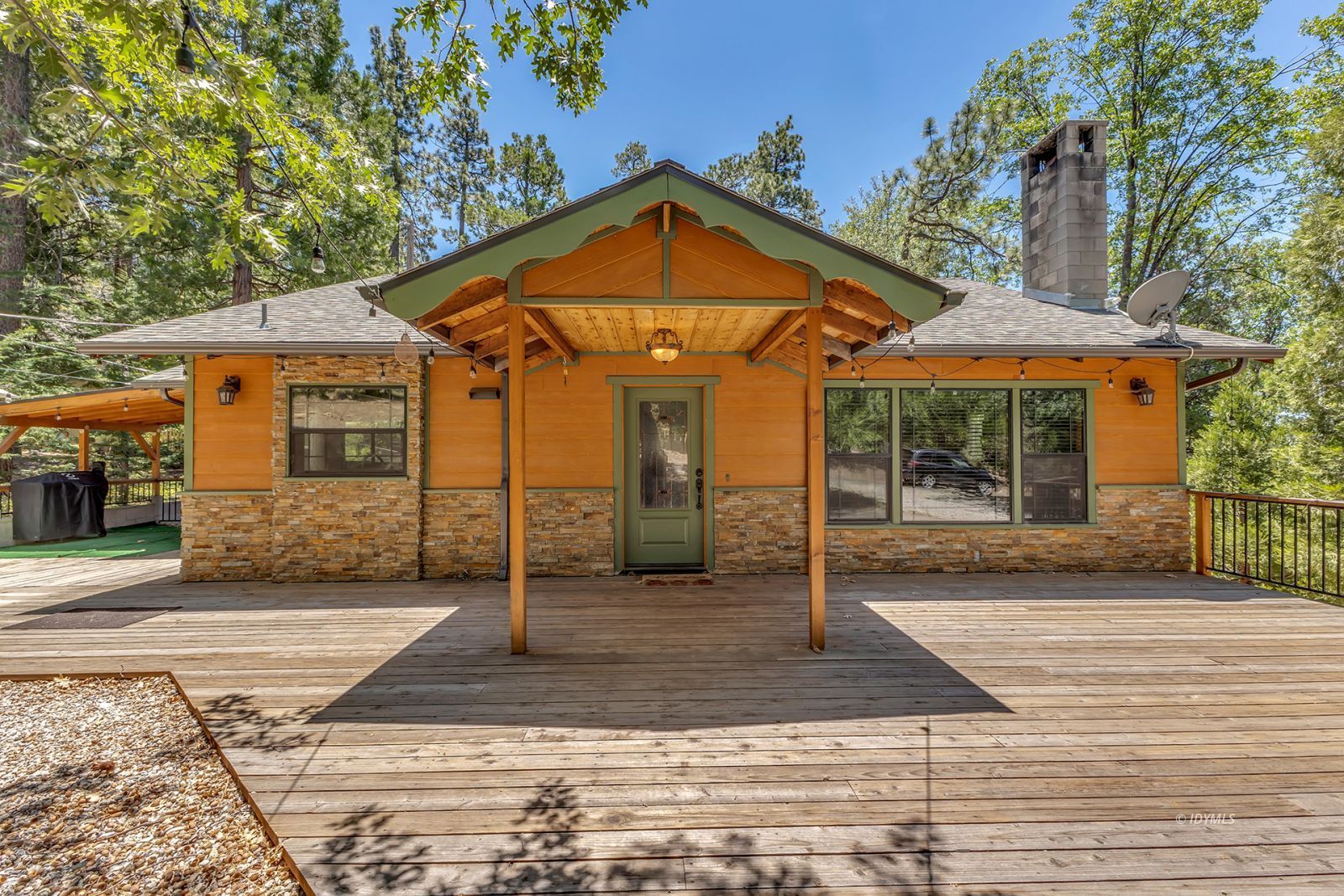 55175 John Muir Road, Unit CALIFO Idyllwild, CA 92549 - Photo 3 of 51 Level access all the way to entry
