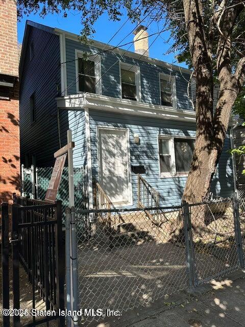 218 Targee Street Staten Island, NY 10304 - Photo 2 of 2 20241018211129105353000000-o