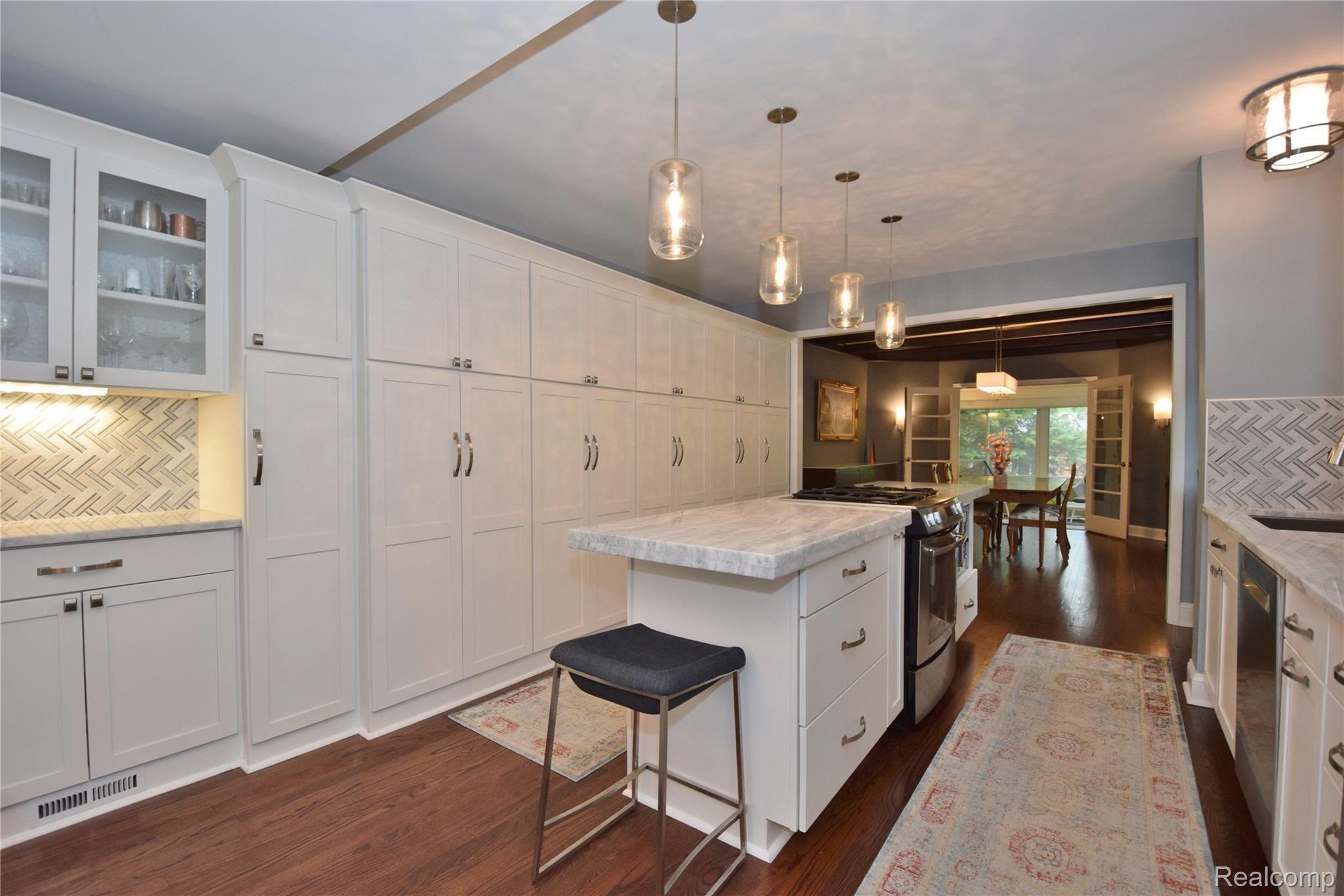 1331 West Maple Road Birmingham, MI 48009 - Photo 7 of 43 Kitchen